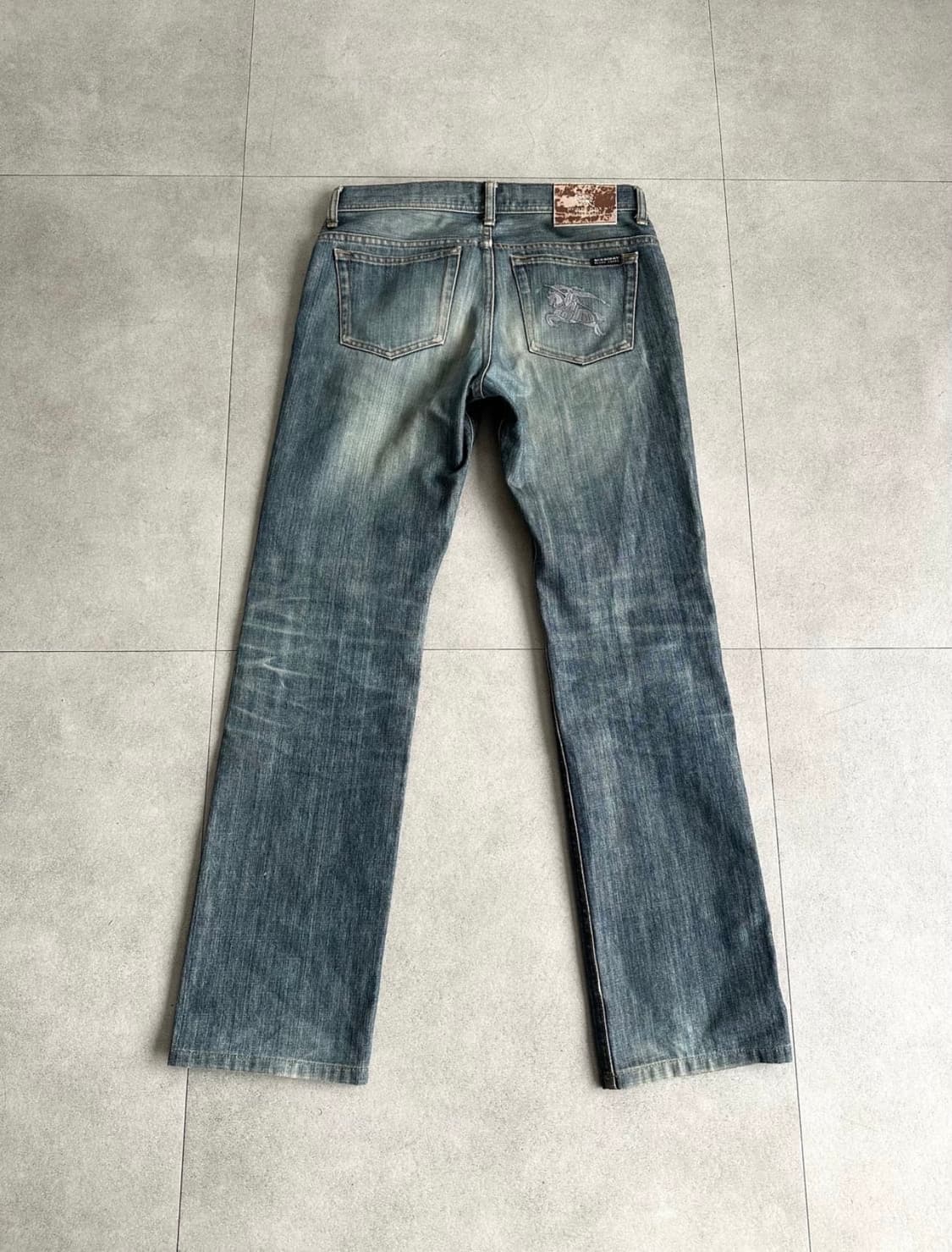 버버리 블랙라벨 워싱 데님 팬츠 상품이미지7