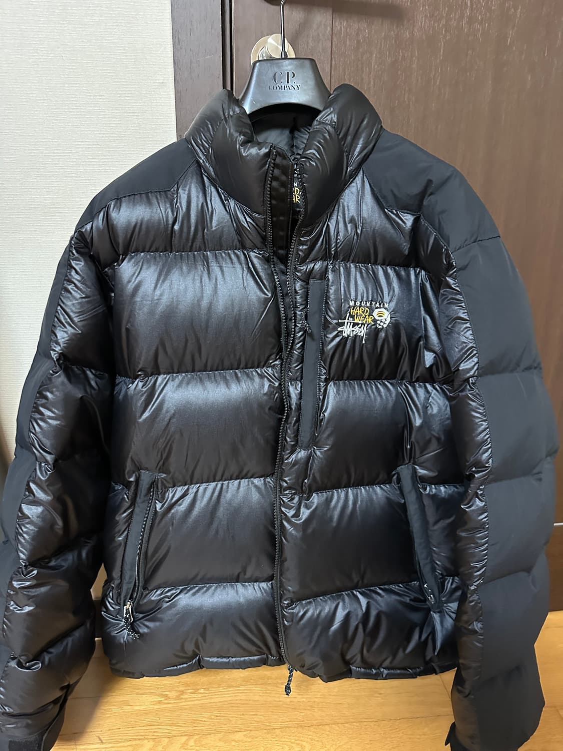 스투시마운틴하드웨어패딩 상품이미지1