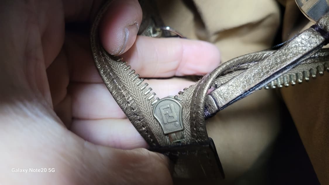 펜디 숄더백 상품이미지8