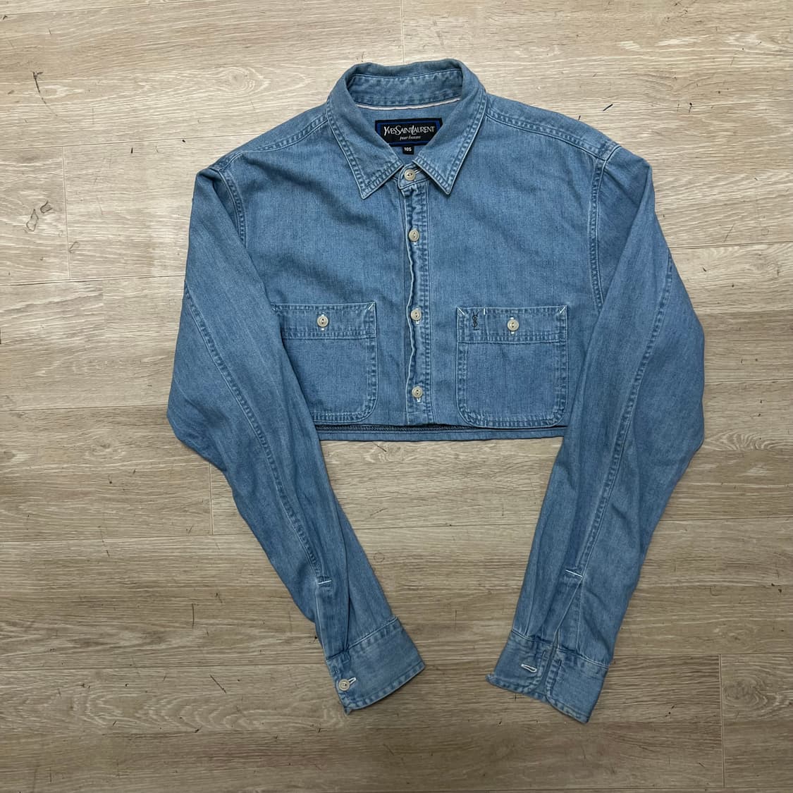 입생로랑 여성 포켓 자수로고 크롭 데님 긴팔셔츠 [연청] XL/105 상품이미지1