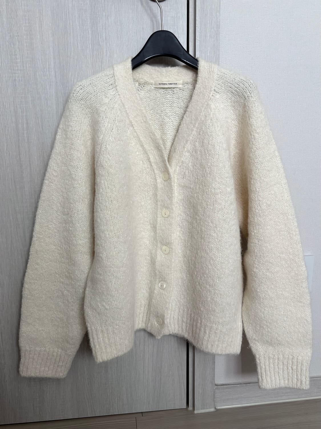 낫띵리튼 볼륨 알파카 가디건 아이보리 상품이미지6