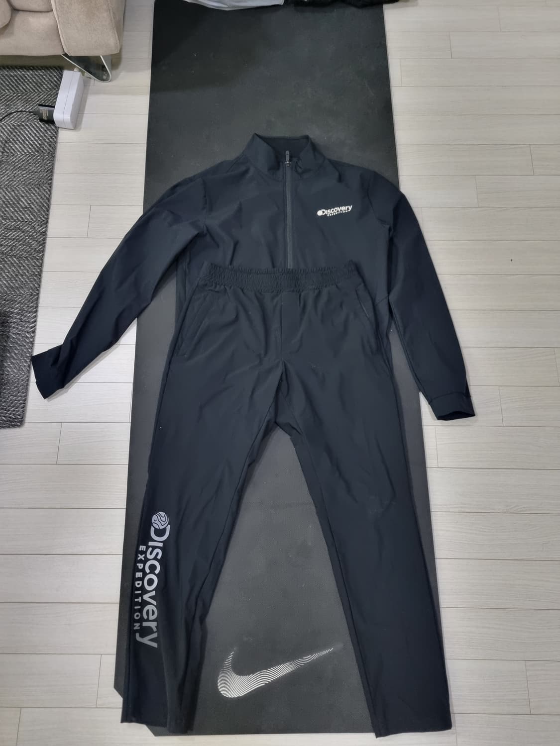 [세트/100] 디스커버리 익스페디션 트레이닝 셋업 (블랙) 상품이미지2