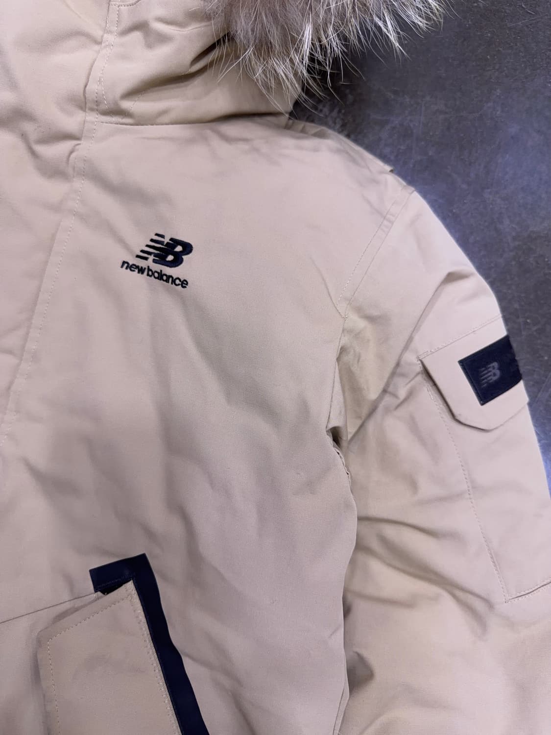 뉴발란스 패트롤 숏패딩 덕다운 패딩점퍼 L 상품이미지3