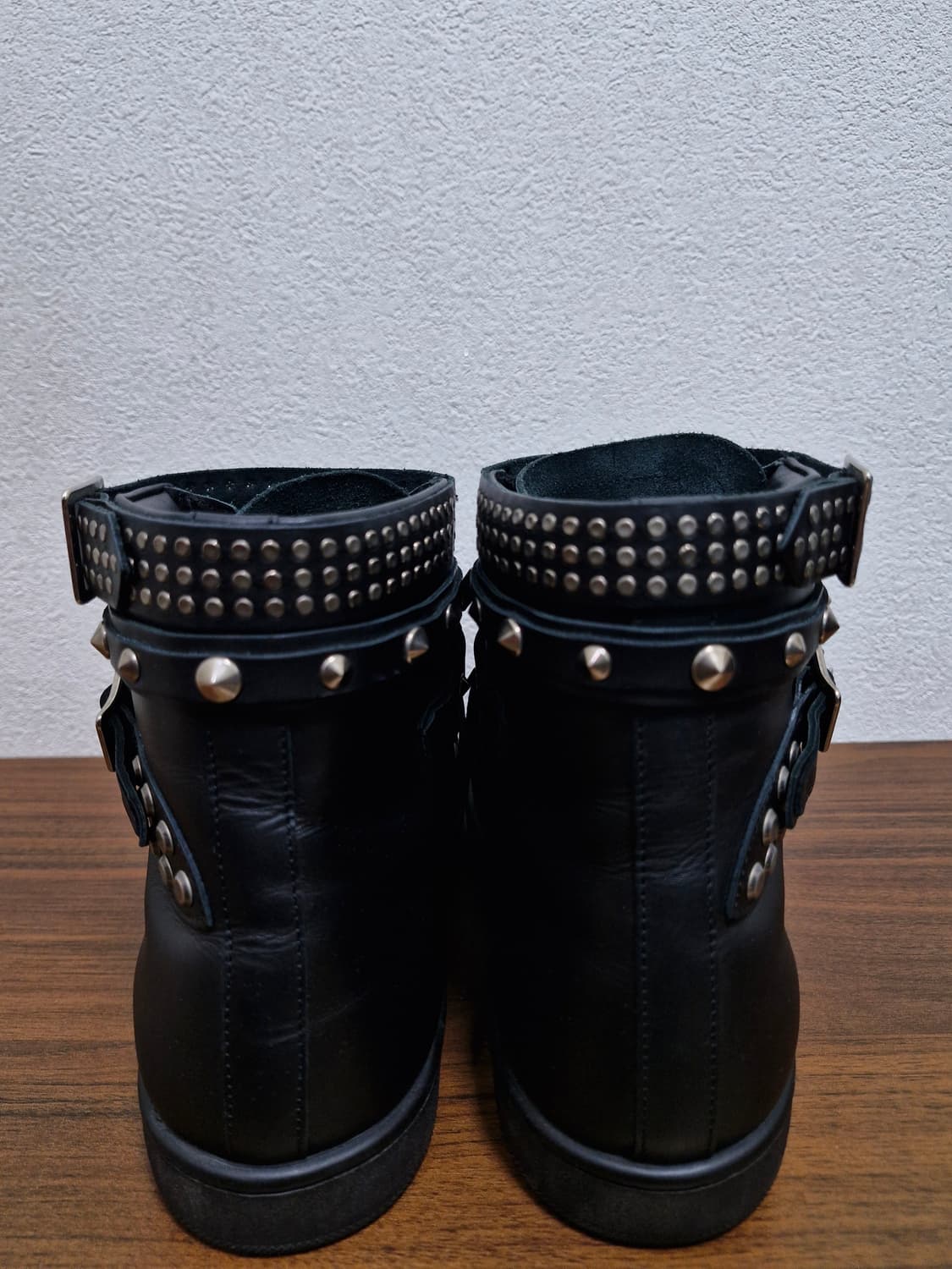 [41] SLP 생로랑 FW14 SL16H 스터드 하이탑 스니커즈 상품이미지4