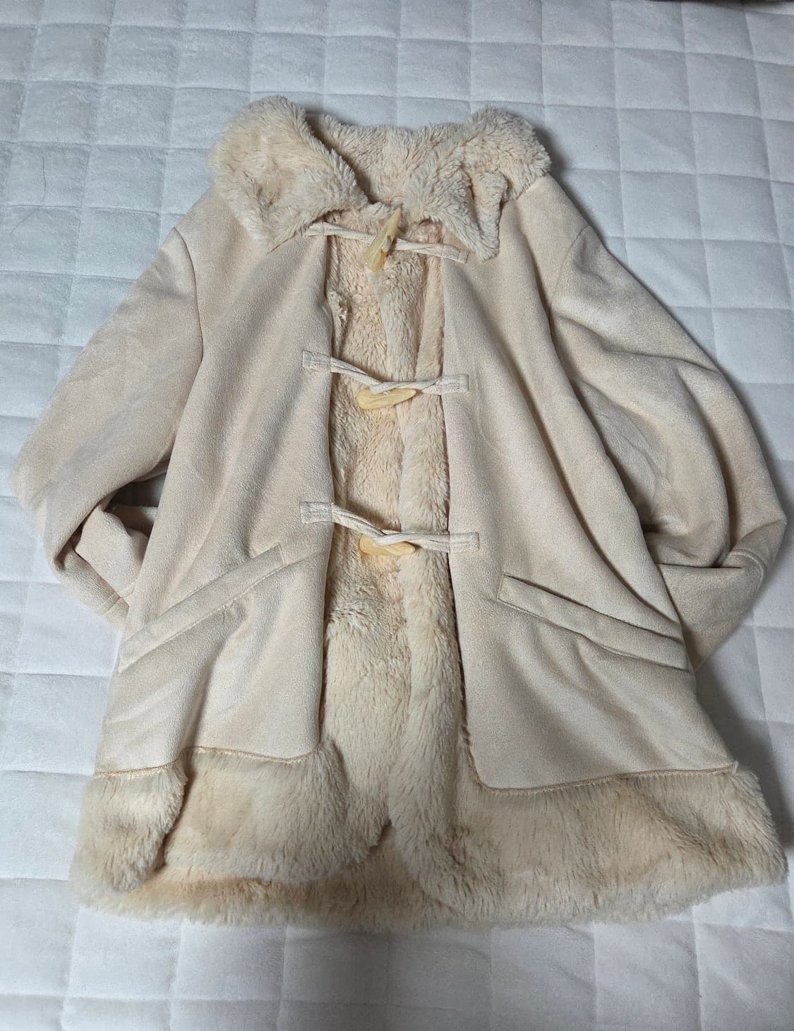 떡볶이 무스탕 페어리 코트 상품이미지1