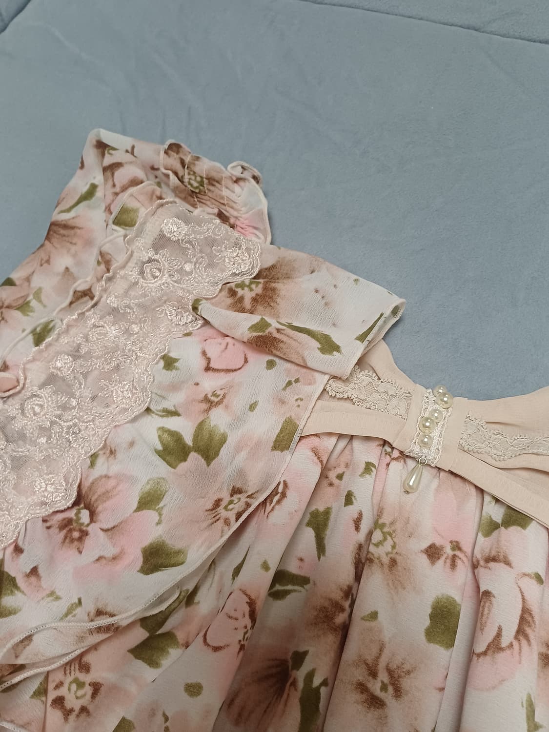 엑시즈팜 히메갸루 빅리본 오프숄더 블라우스 플로럴 리즈리사 트랄라라깔 상품이미지1