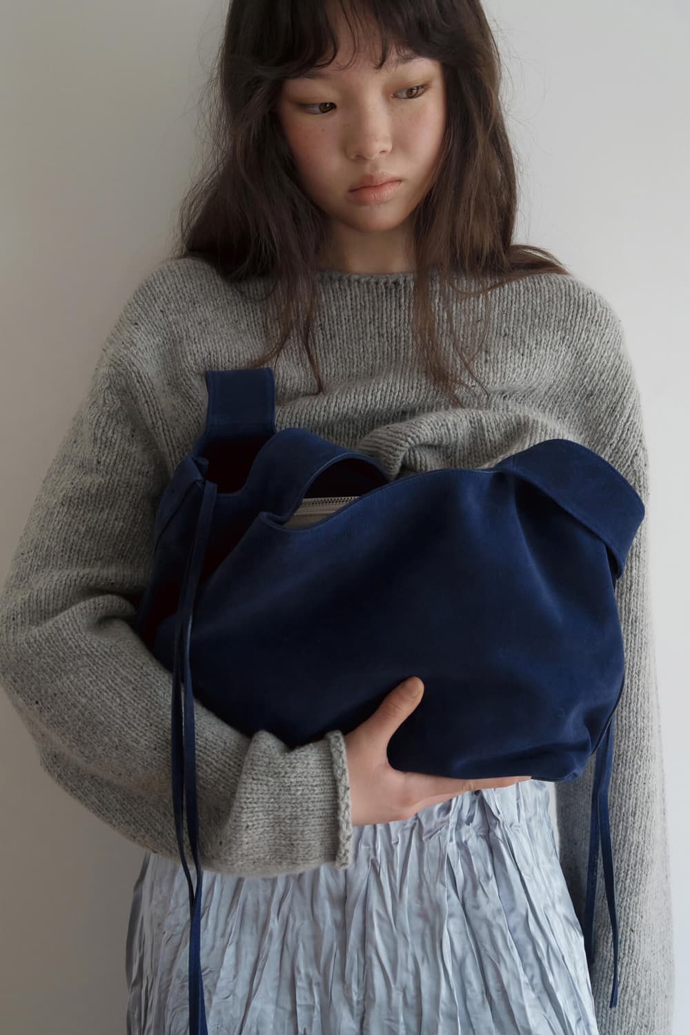 스무드무드 로마백 네이비 스웨이드 상품이미지2