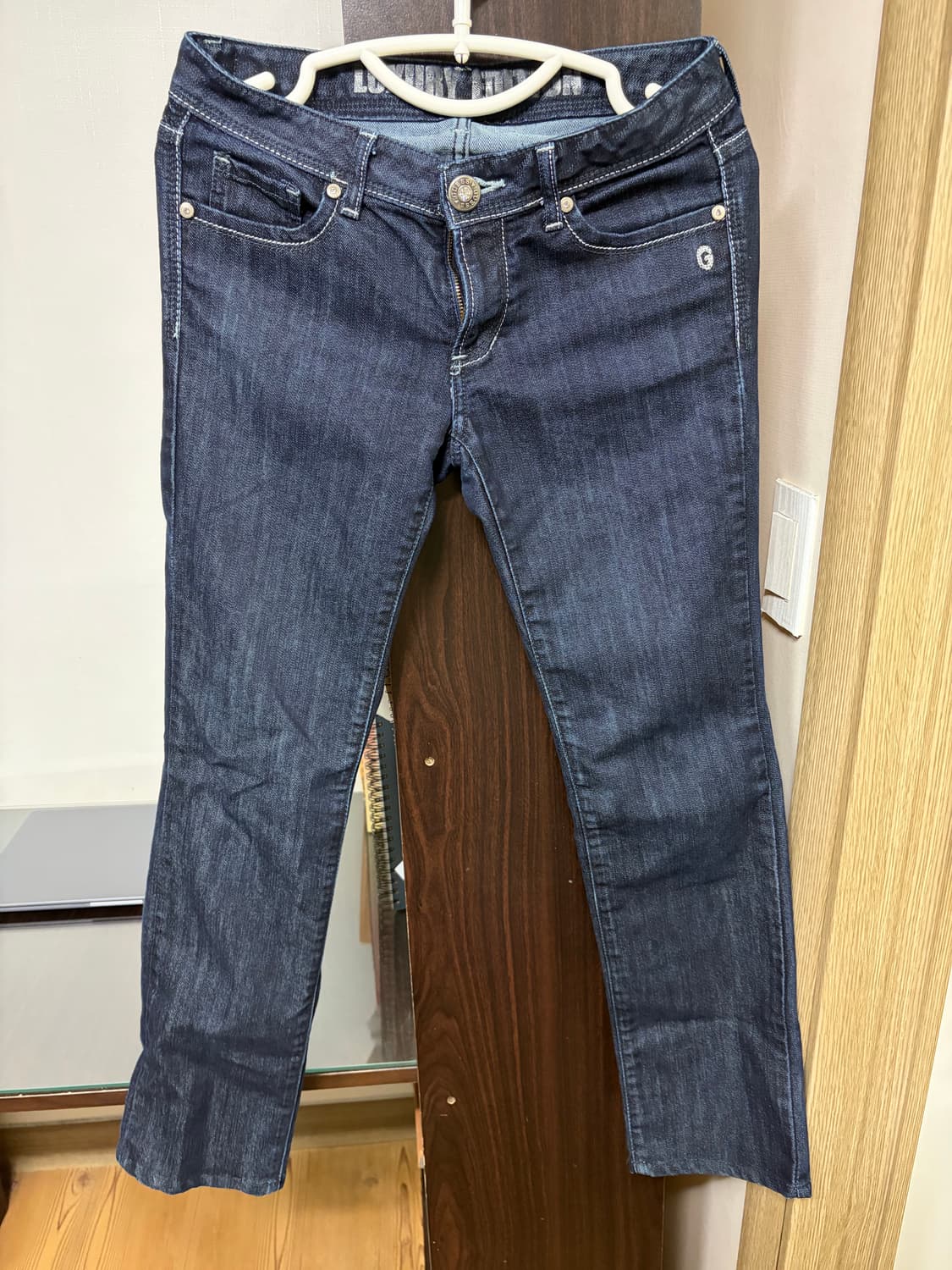 여자 게스 럭셔리 슬림핏 상품이미지1