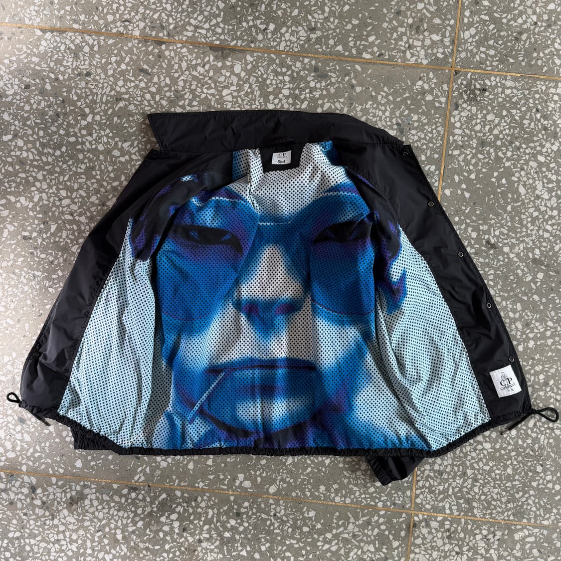 cp company x gorillaz 투어 자켓 상품이미지4