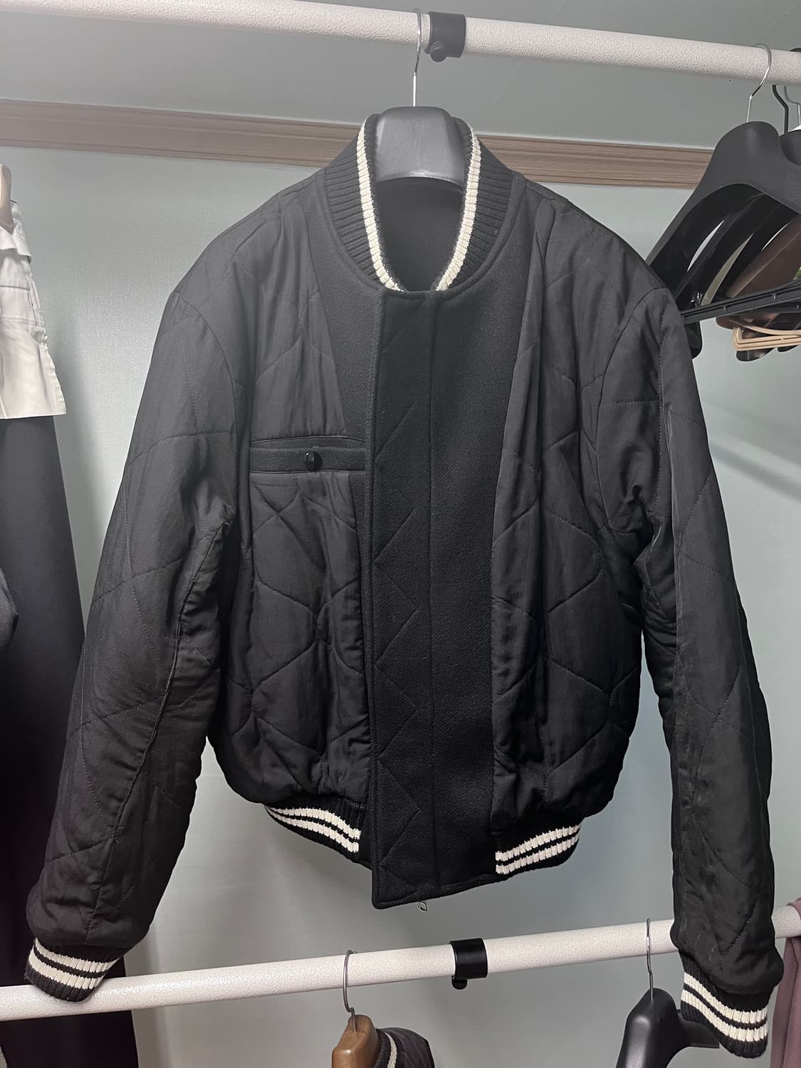 [L] 드리스 반 노튼 백지퍼 봄버 상품이미지7