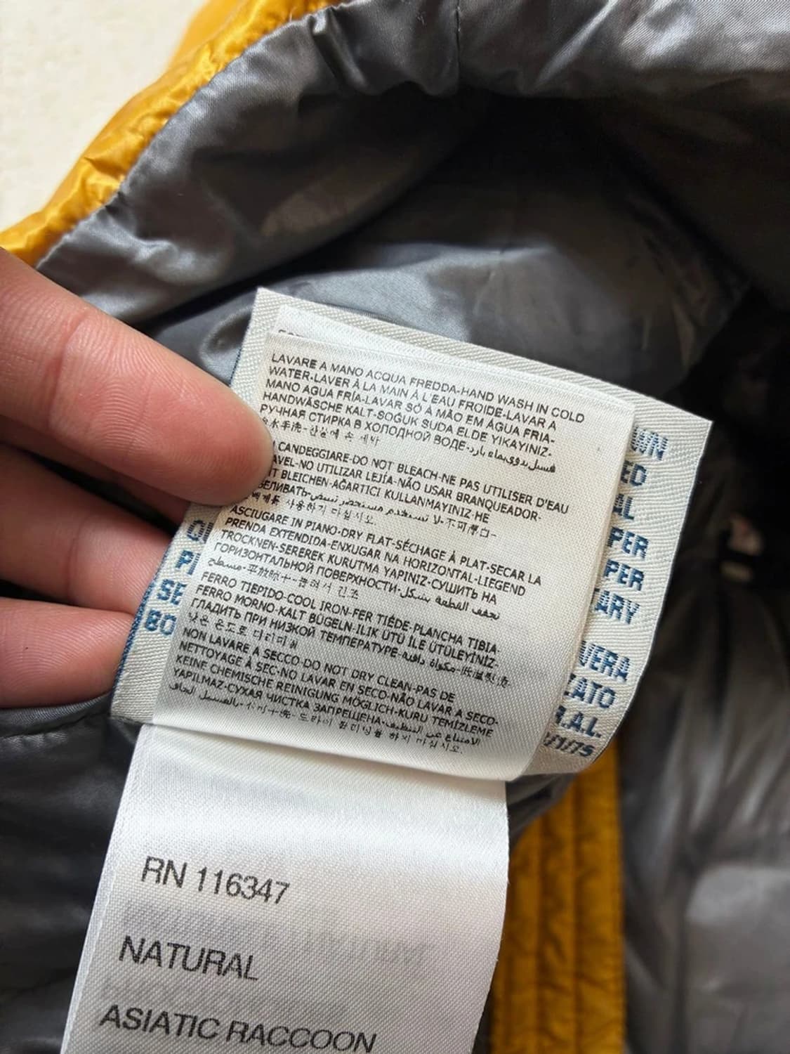 몽클레어 00's 그레노블 퍼티그 덕다운 패딩 베스트 PN7581 상품이미지9