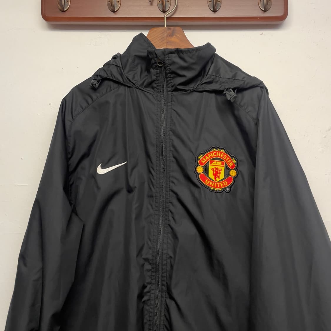 나이키 맨유 블랙 바람막이 자켓  상품이미지3