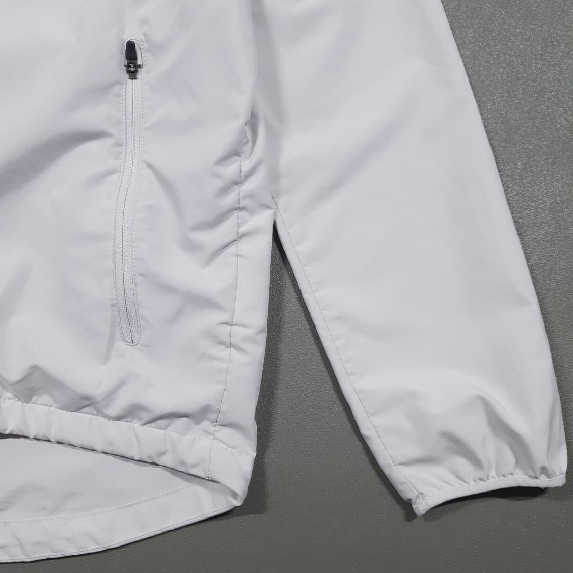 M (95) 나이키 에센셜 러닝 경량 바람막이 집업 후드 자켓 아이보리 상품이미지3