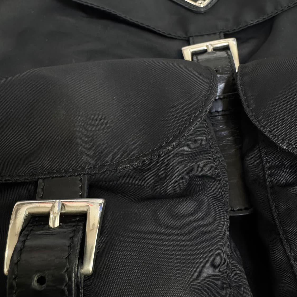 [감정완료] 프라다 나일론 삼각로고 백팩 블랙 상품이미지10