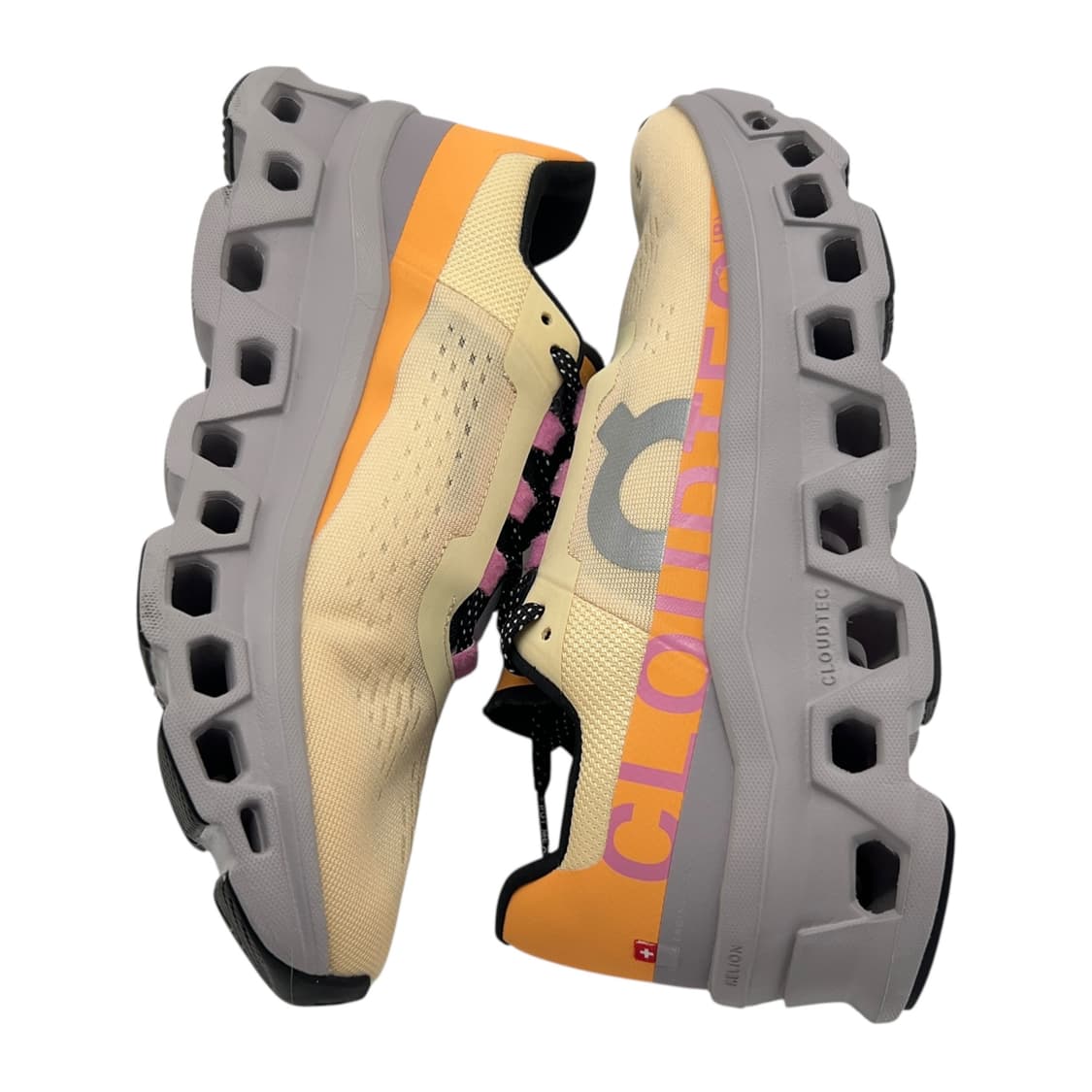 260 W 온 러닝 클라우드몬스터 블론드 페이드 상품이미지3