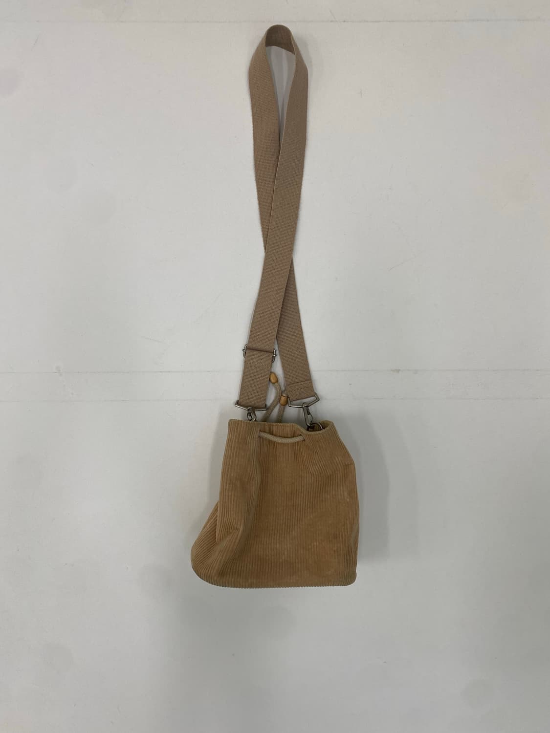 케즈 코듀로이 크로스백 베이지 상품이미지5