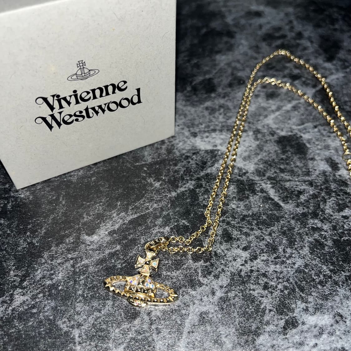 [Vivienne Westwood]비비안웨스트우드 릴리프 목걸이(골드) 상품이미지3