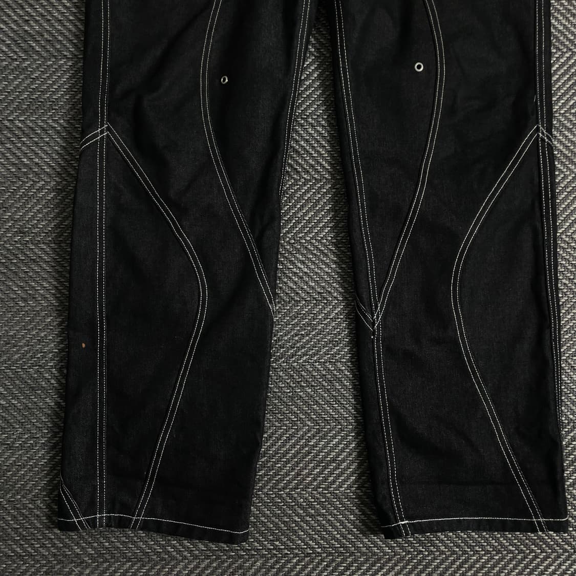 51퍼센트 스티치 디테일 커브드 블랙 데님 팬츠y 3142 상품이미지3