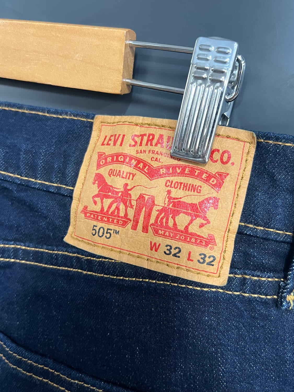 Levis 리바이스 505 레귤러 스트레이트 인디고 생지 데님 팬츠 상품이미지3