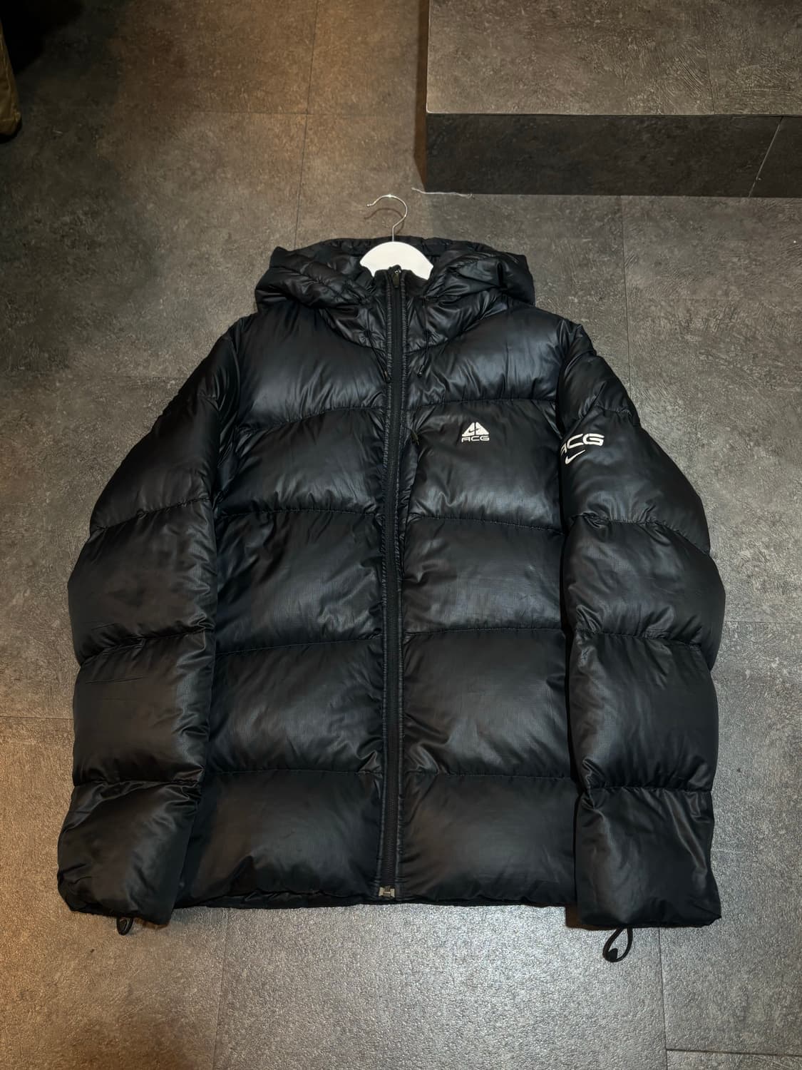 나이키 ACG 패딩 블랙 상품이미지2