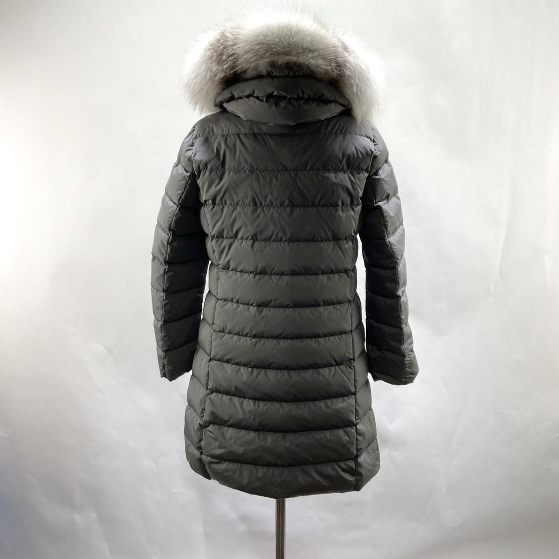 비꼴리끄 여성구스다운롱패딩 그레이 55 상품이미지3