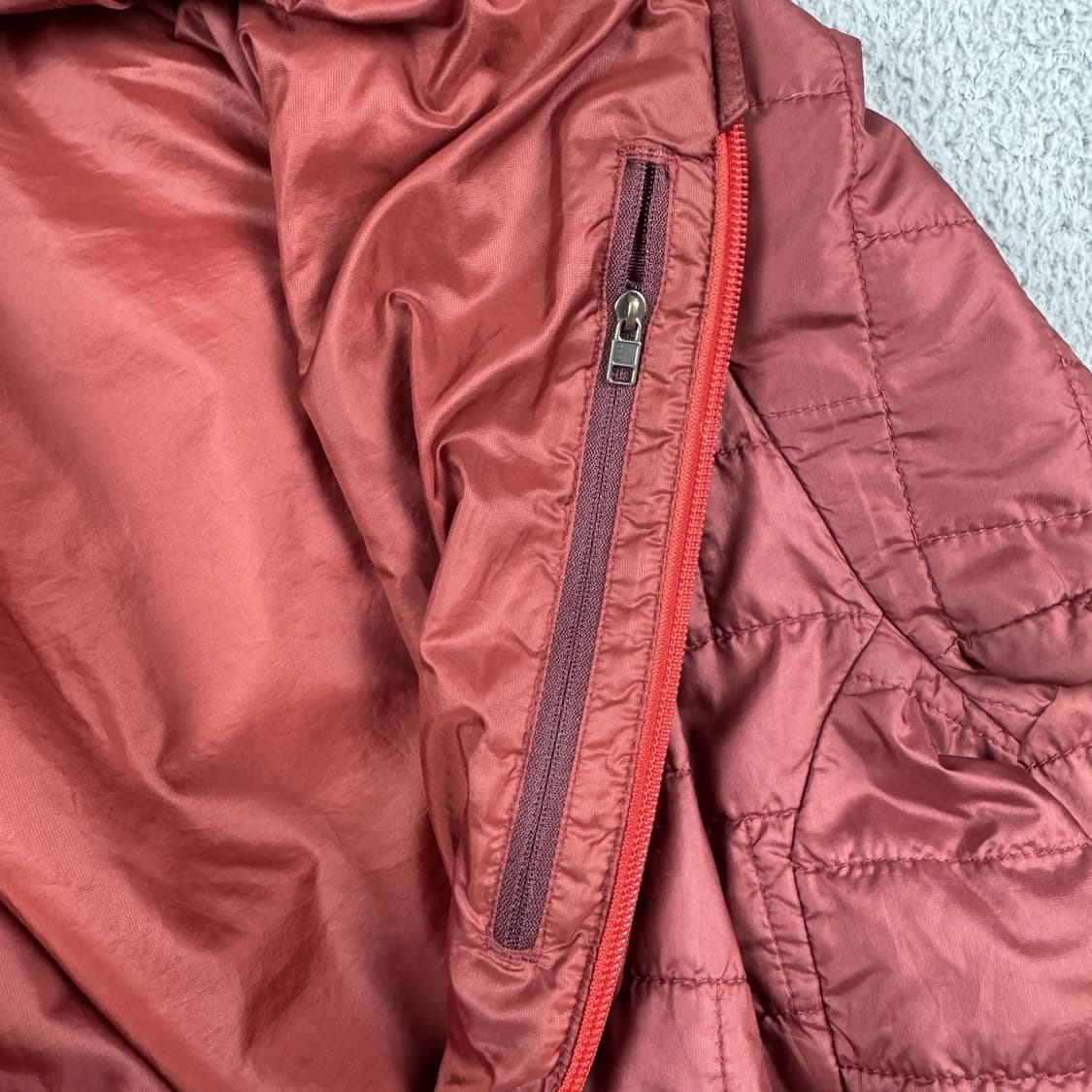 19FW 파타고니아 나노 퍼프 자켓 버건디 상품이미지5