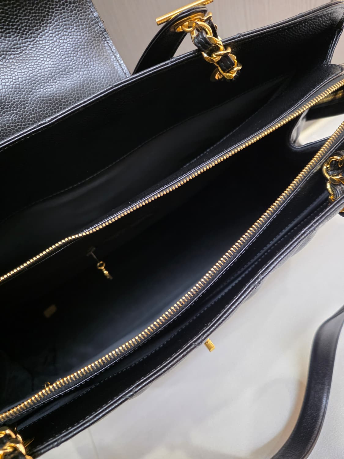 샤넬 맥시 트래블백XXXL 상품이미지9