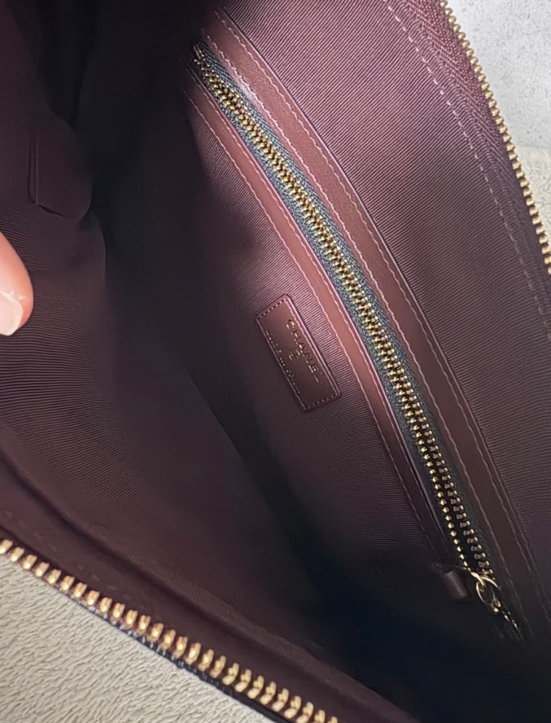 샤넬 블랙 캐비어 클러치 뉴미듐 상품이미지5