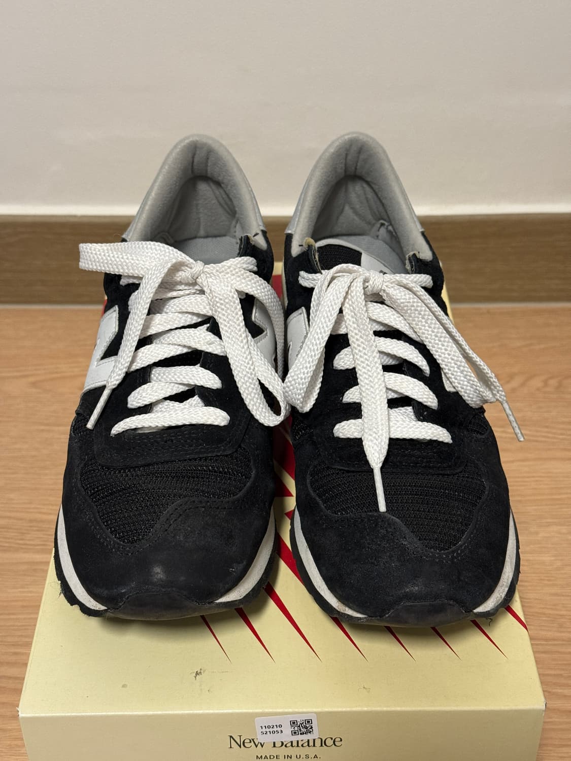 뉴발란스 990v1 블랙(260) 상품이미지2