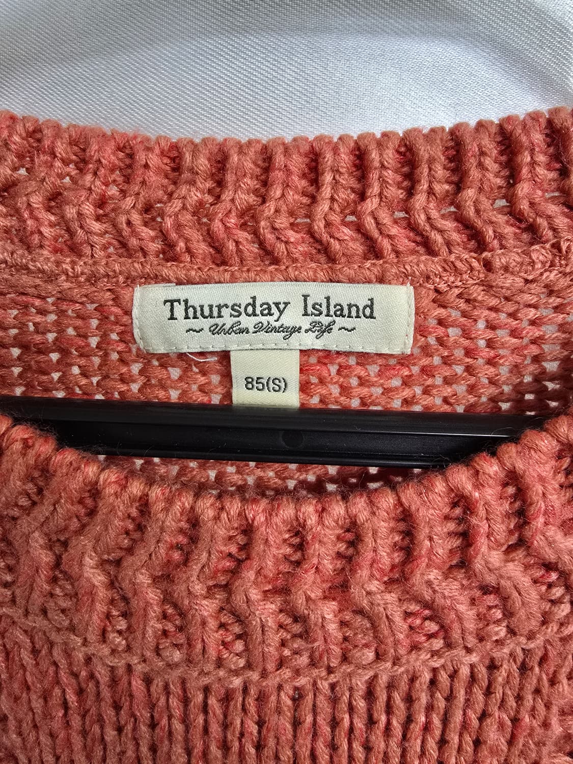 Thursday Island 꽈배기 니트 코랄 (1569) 상품이미지3