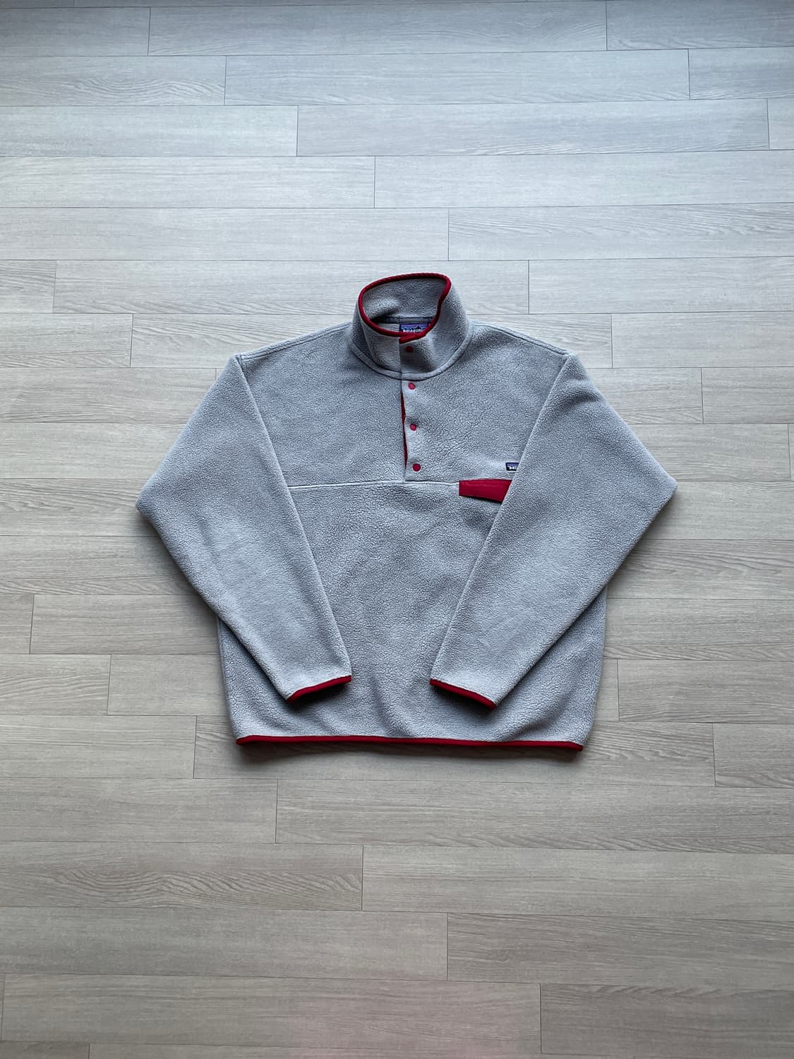 파타고니아 신칠라 그레이 레드 플리스 patagonia 상품이미지1