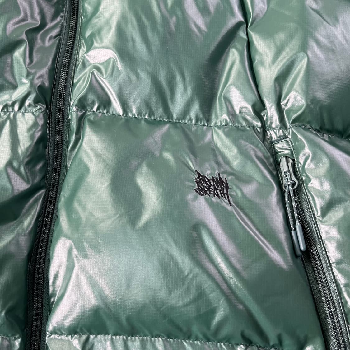 105 브라운브리스 유광 푸퍼 패딩 상품이미지3