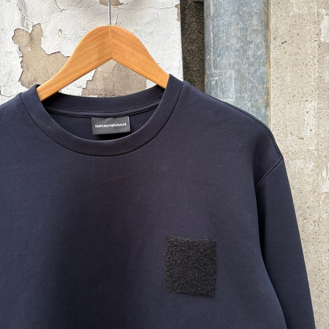 엠포리오 알마니 다크 네이비 스웻셔츠 상품이미지4