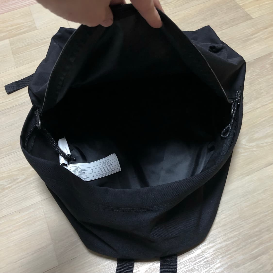 (24L) 이스트팩 EASTPAK 패디드 파커 블랙 백팩 상품이미지9