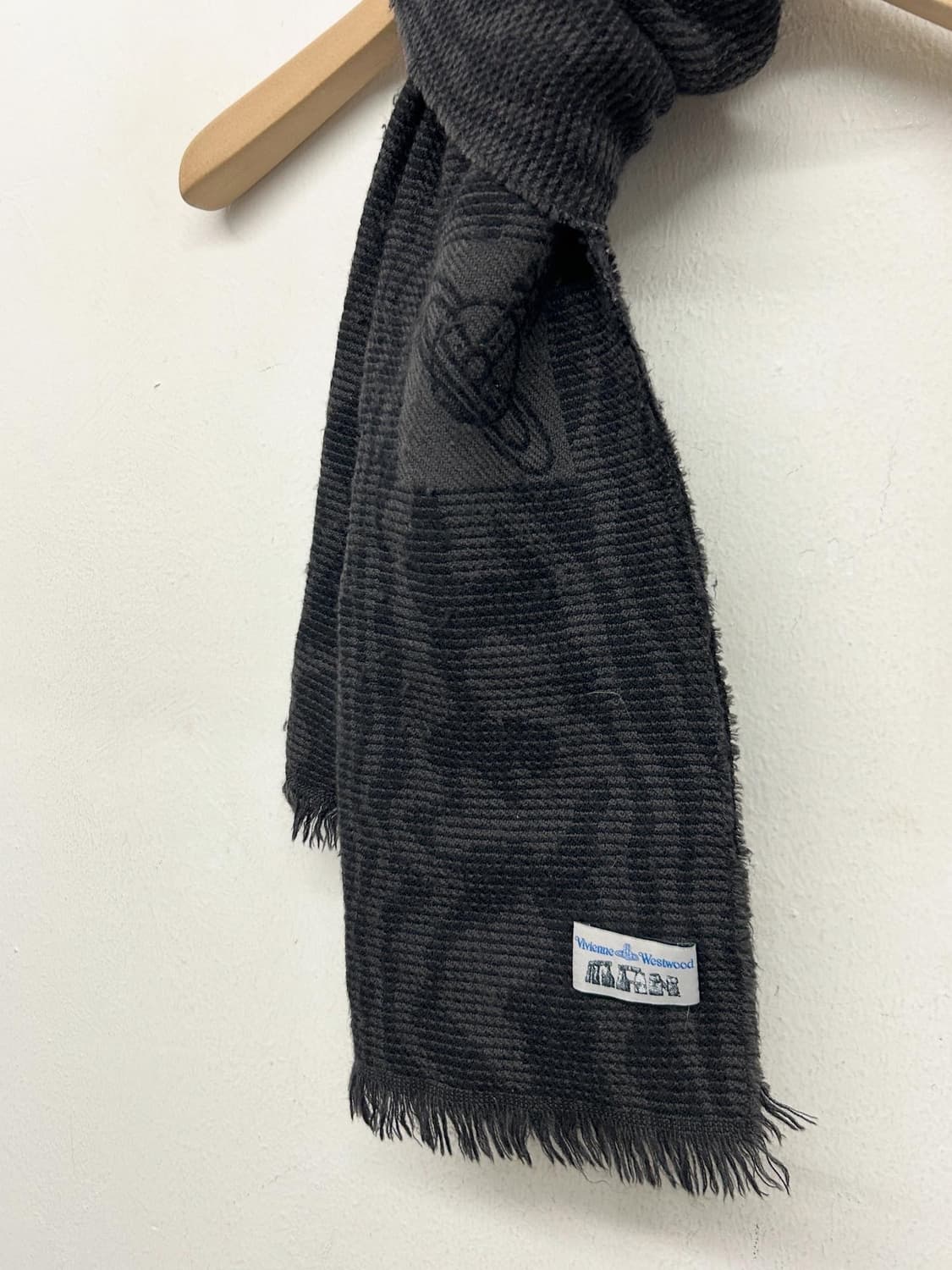 비비안 웨스트우드 머플러 상품이미지1