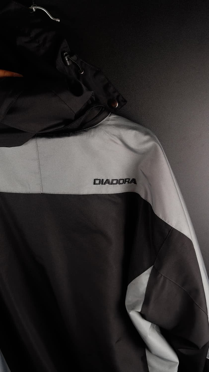 디아도라 블랙 바람막이 상품이미지9