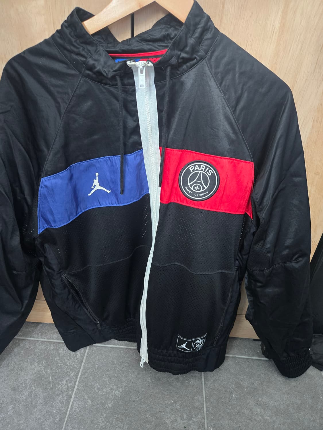 파리생제르망×조던 바람막이 상품이미지1