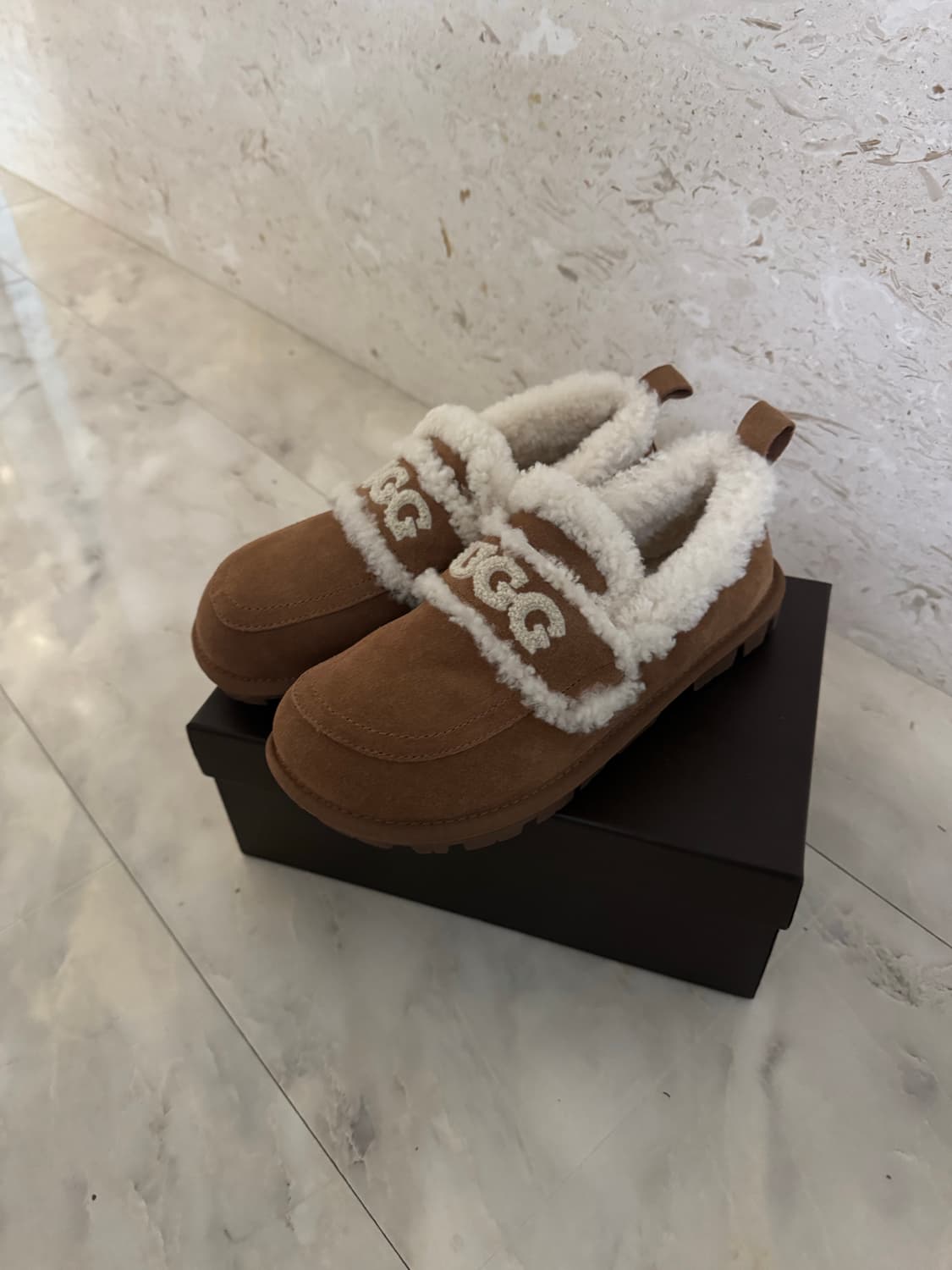 어그 새상품 상품이미지2