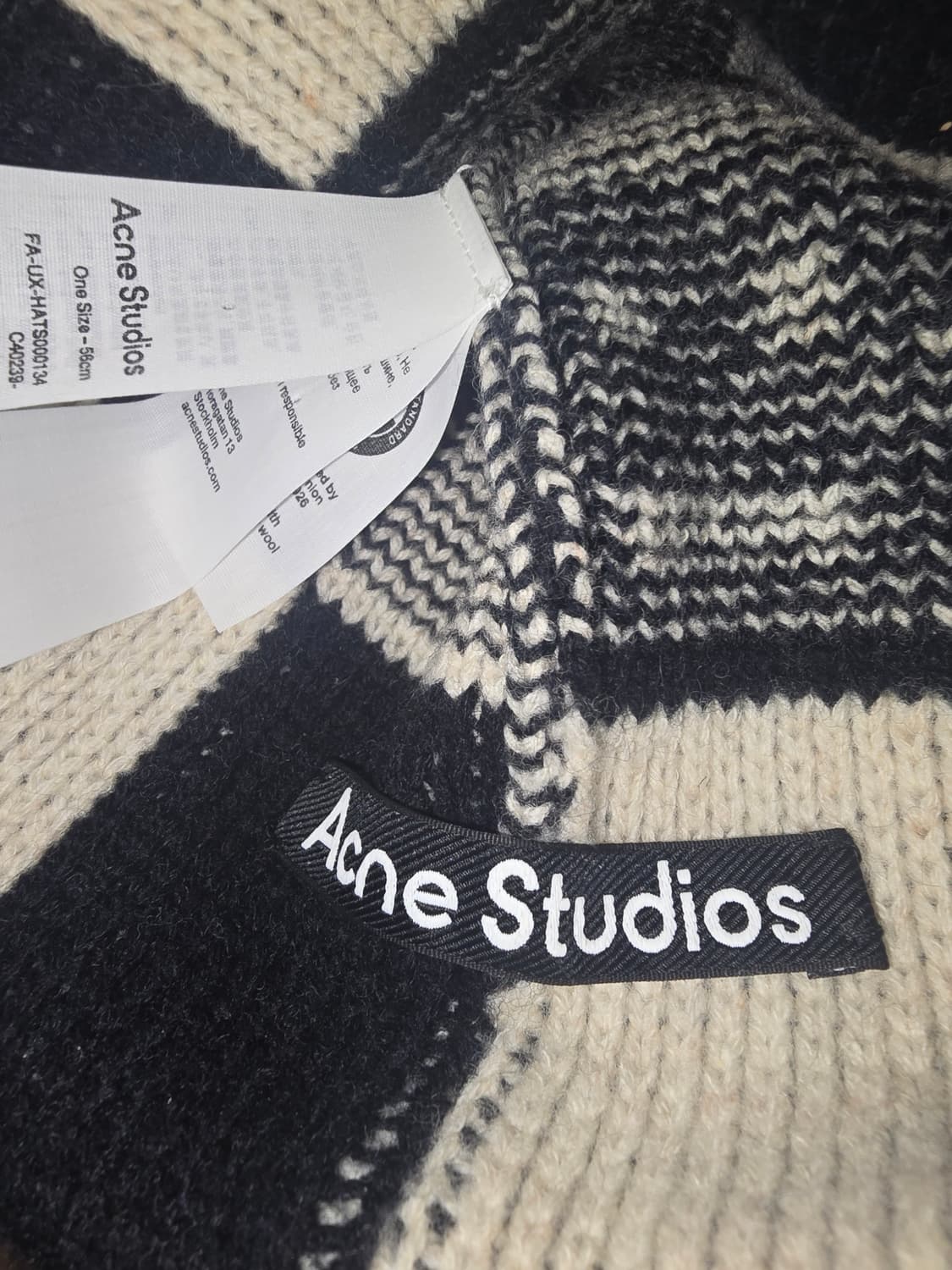 아크네스튜디오 비니 상품이미지2