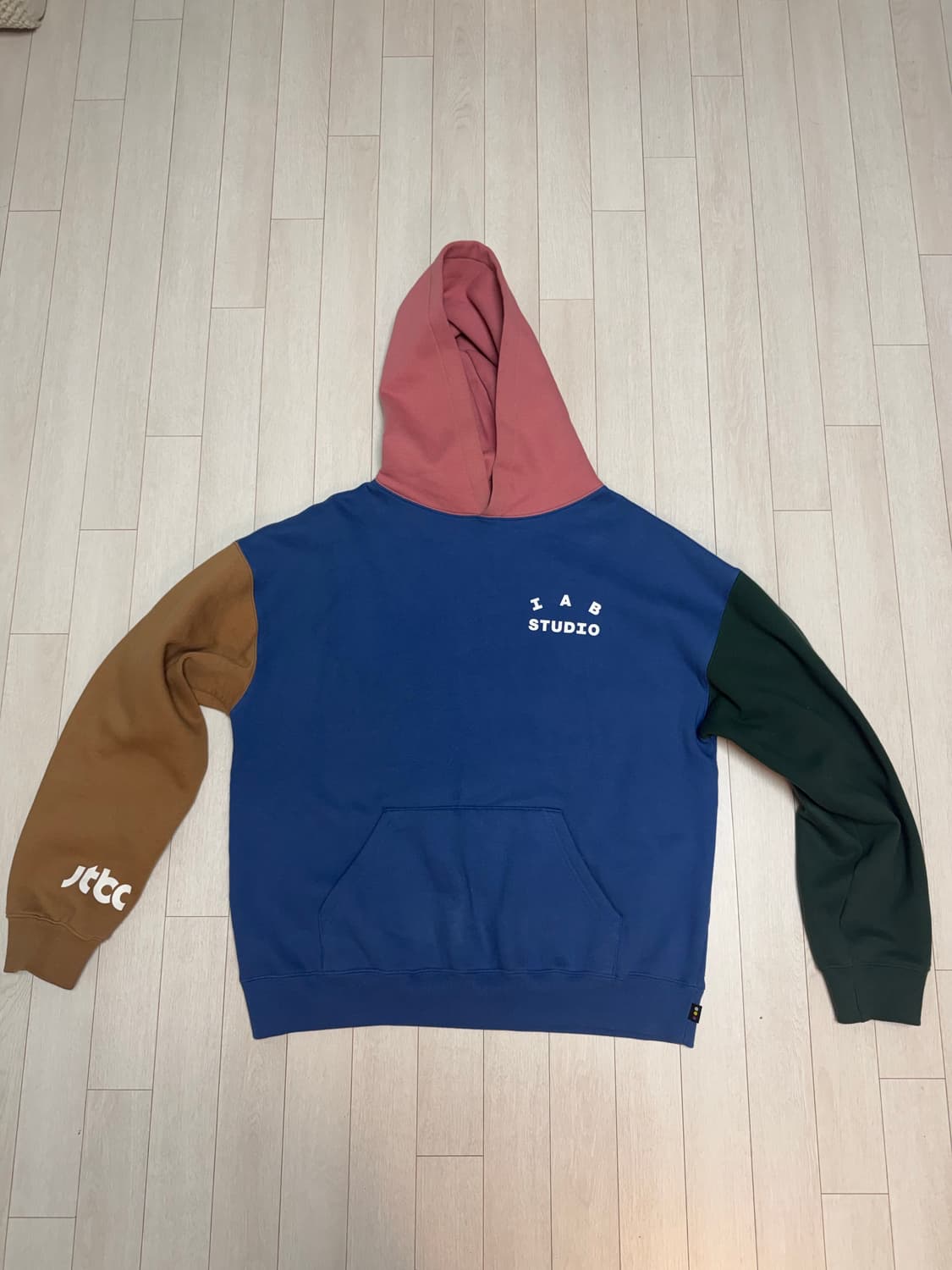 아이앱 스튜디오 X JTBC 후드티 상품이미지1