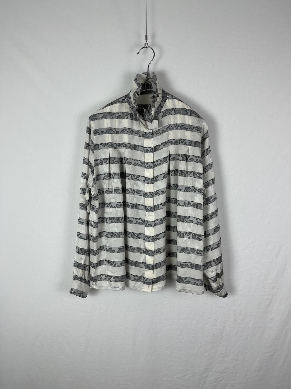 90s Christian Dior 플라워패턴 플리츠 카라 실크 셔츠 상품이미지3