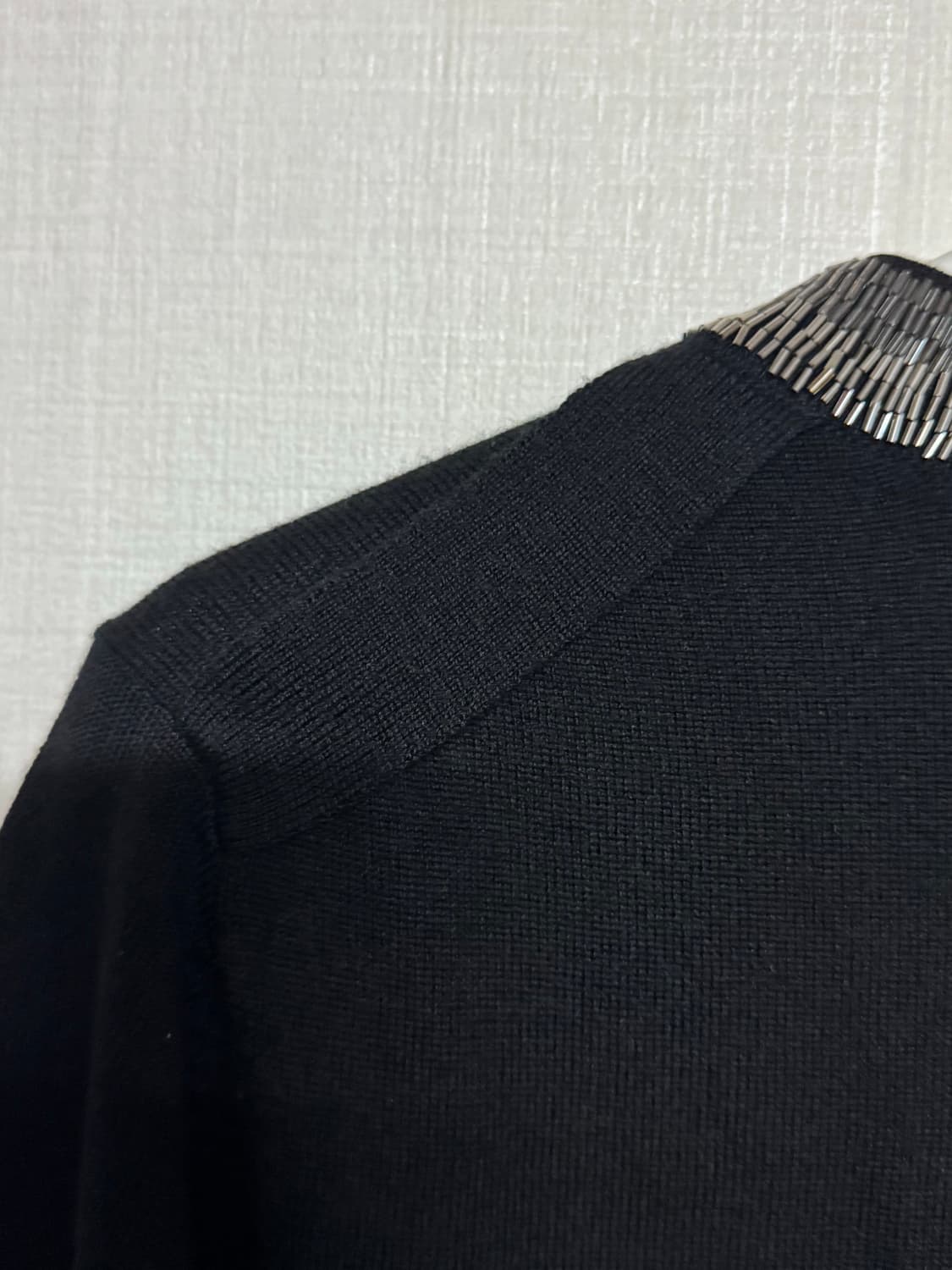 언컨디셔널 스팽글 V넥 니트 M 상품이미지5