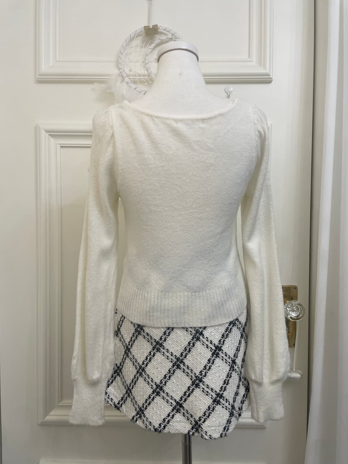 ivory black bow point sweater(size-F) 상품이미지4