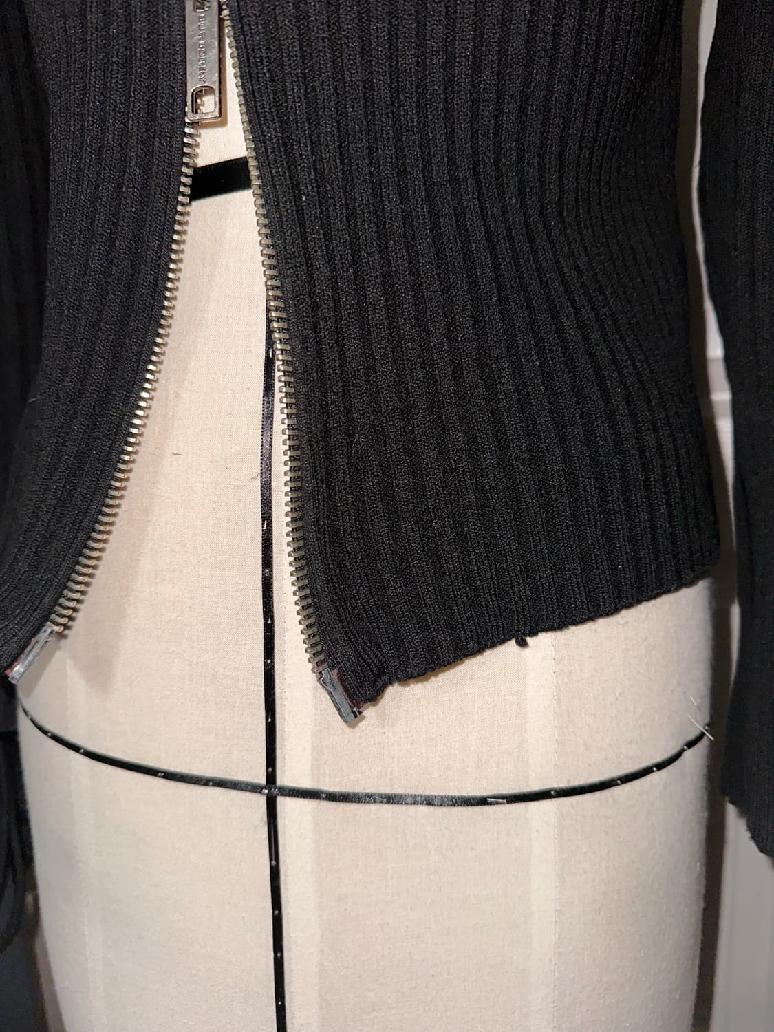 버버리 엘보패치 투웨이 니트집업 상품이미지5