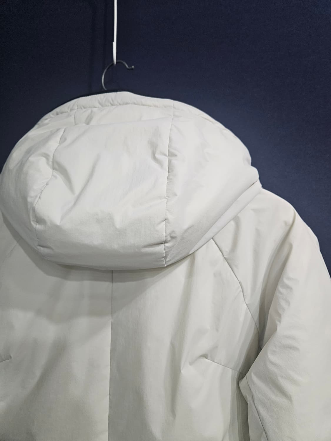 블랙컬러 아이보리컬러 남성 100 구스다운 패딩  상품이미지9