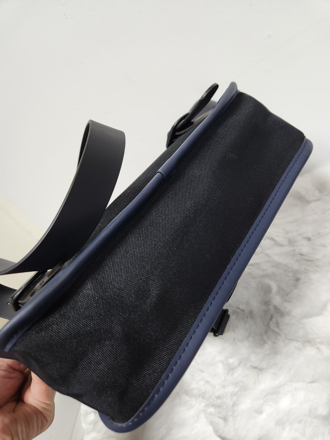 레인스 롤탑 백팩 네이비 상품이미지4