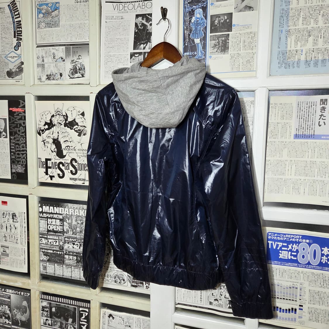 엄브로 네이비 유광 바람막이 자켓 상품이미지6