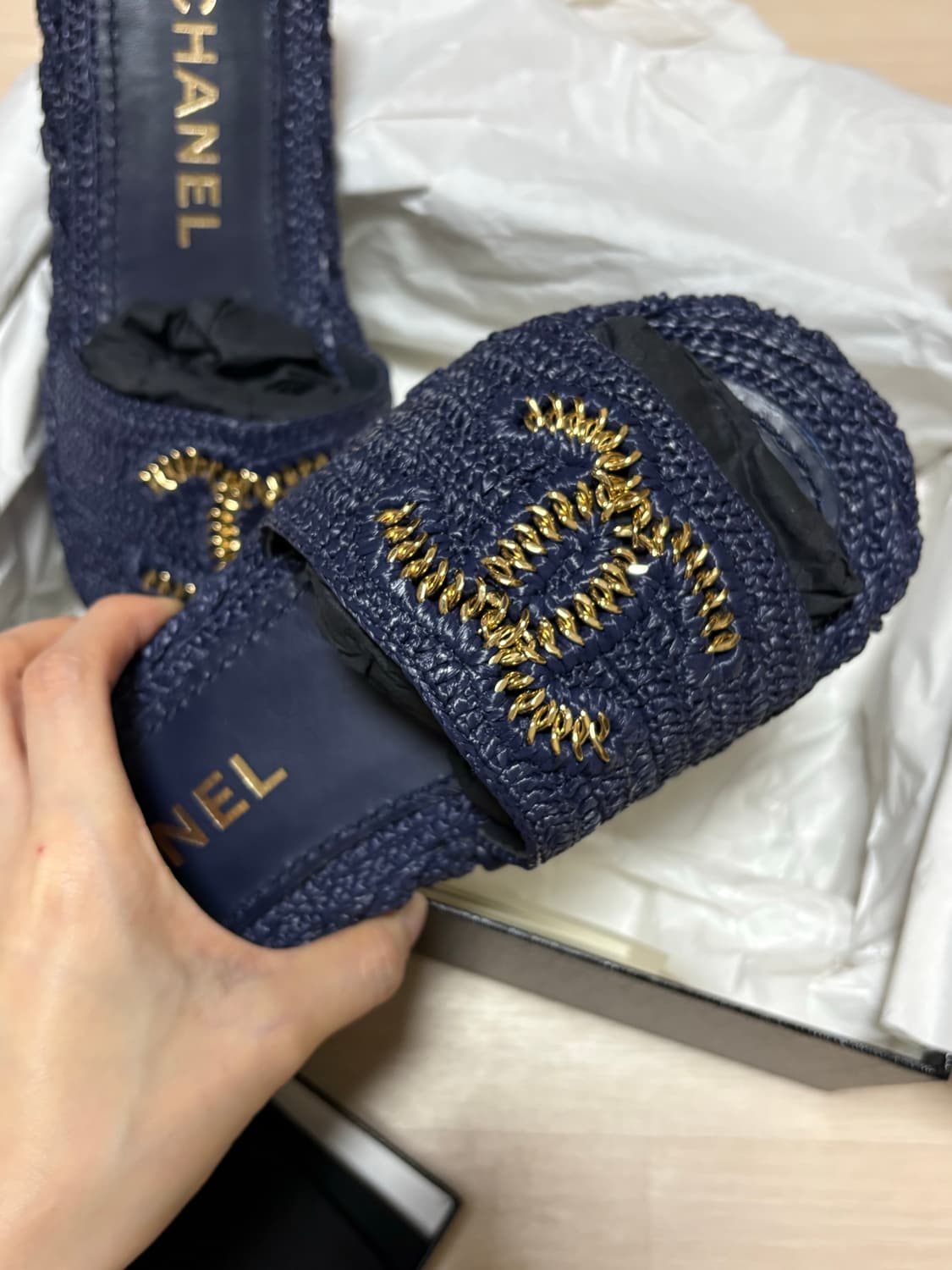 샤넬 CC골드체인 라피아 뮬(37) 상품이미지5