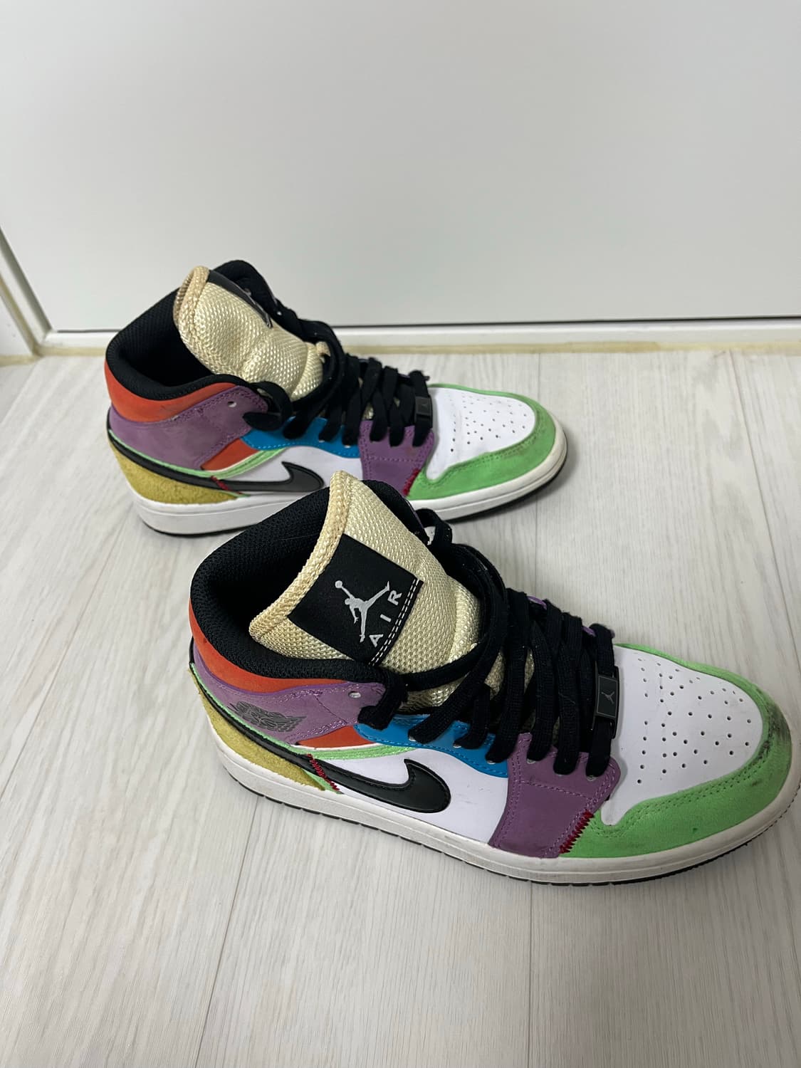 나이키 에어 조던 1 미드 230 상품이미지4