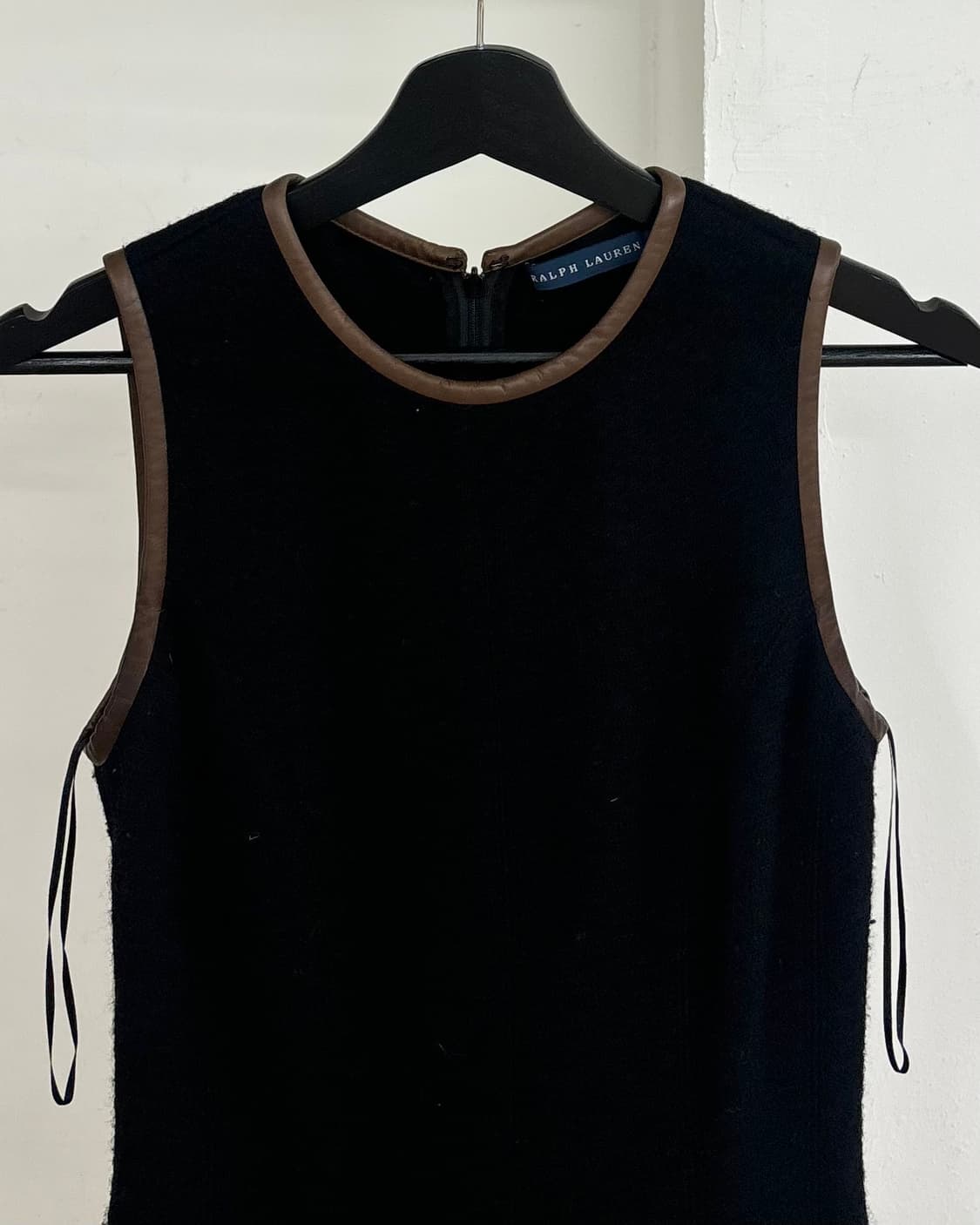 랄프로렌 블랙 플레어 슬리브리스 원피스  상품이미지2